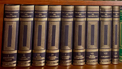 Enciclopedia del novecento - del, –