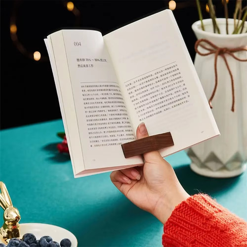 Lovers wooden bookmarks thumb - lovers,