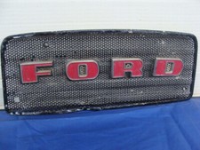 Mascherina trattore Ford in metallo