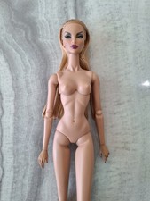 BAMBOLA FASHION ROYALTY COLLEZIONE!!CON COMPORTAMENTO MALVAGIO NATALIA FATALE...