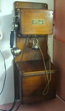 TELEFONO  ANTICO  in legno