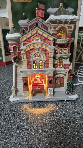 Lemax christmas village - lemax, union