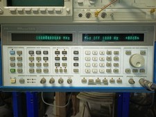 HP AGILENT KEYSIGHT 8644A SYNTHESIZED SIGNAL GENERATOR 0.26 - 1030 MHZ