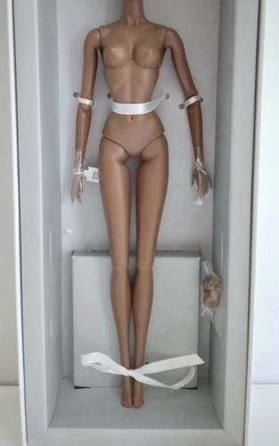 Integrity toys fashion royalty - fashion,
