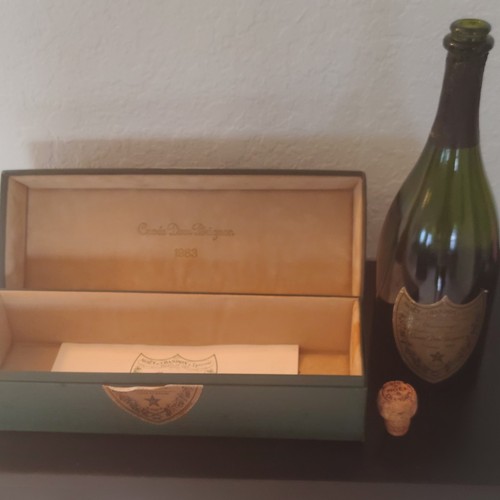 Moet chandon dom perignon - &,