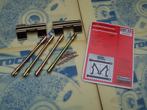Set pin pastiglie freno