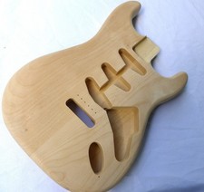 Corpo chitarra Strat Stratocaster 2 pz ontano giunto centrale incompiuto 1,88 kg