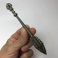 Antico pugnale tibetano in