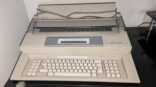 Typewriter olivetti 2500 - typewriter, et