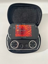 Sony PSP Go 16 GB + Caricatore Originale + Memory Stick 4 GB + 28 giochi
