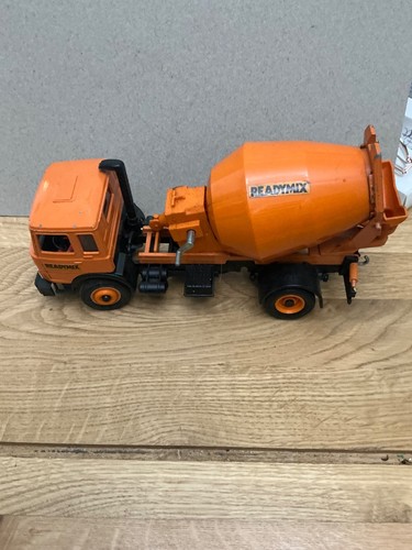 Britains mercedes betoniera - mercedes,