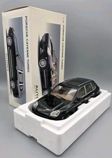 1:18 AUTOart Porsche Cayenne
