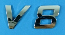 Emblema cromato "V8" adatto