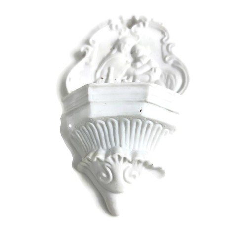 Antico vaso acqua santa font
