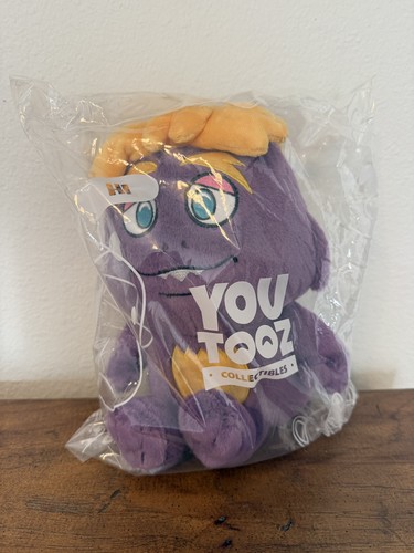 Youtooz chuck cheese - chuck, *