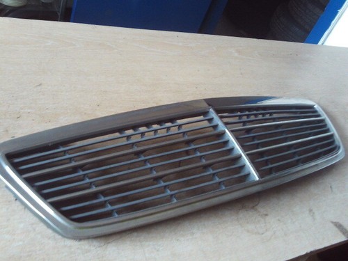 Mercedes class bonnet grill - c,