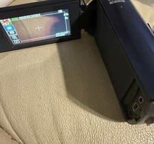 Videocamera digitale Samsung HMX-Q10UN/XAA Full HD con custodia