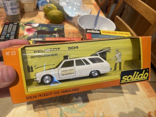 Solido break peugeot 504 - ,