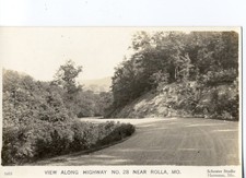 Veduta lungo l'autostrada n. 28, Rolla, lun. Cartolina fotografica reale Missouri di Schuster