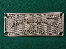VECCHIA TARGA TARGHETTA PLACCA OTTONE VAGONE TRENO FERROVIE 1982 VERONA. DA24