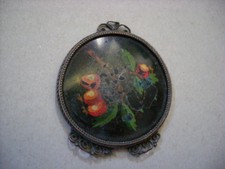 Specchietto con xilografia ramo con frutta. Anni ´30