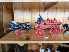 Carrozza trainata da cavalli pattuglia dei pompieri antica o vintage