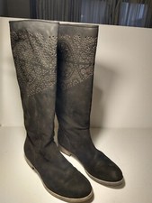 Stivali donna Patrizia T. EU 39. Pelle nera con decorazione traforata. Usati