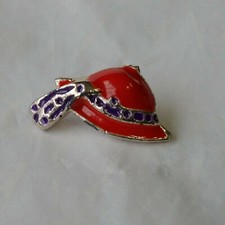 Cappello Rosso Cappello Bavero Giacca Spilla Molto Piccola Metti il ​​tuo Cappello Rosso E Vai