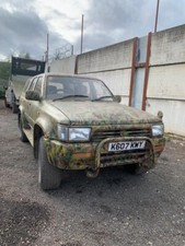Breaking 1992 Toyota Hilux