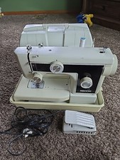 Vtg NECCHI Model 511 Sewing