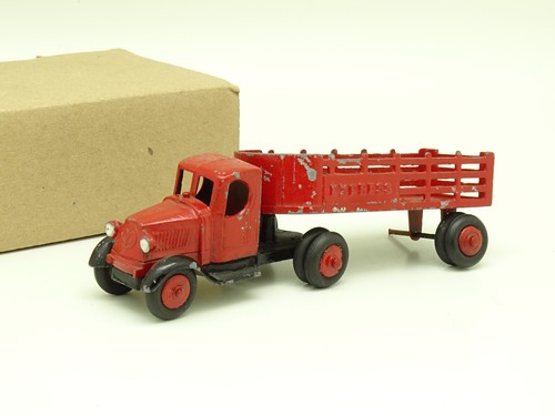Tootsietoy mack cab - -mack,