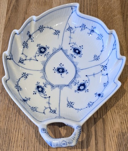 Royal copenhagen piatto foglia - royal,