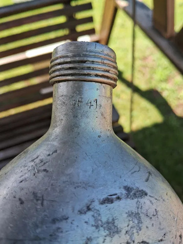 Mensa acqua un soldato - di,