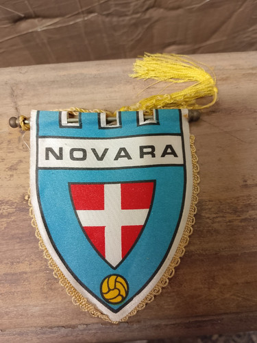 Gagliardetto calcio novara - gagliardetto,