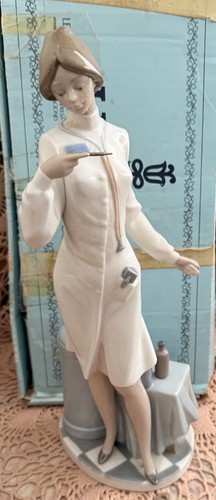 Lladro 5197 medico femminile - 5197,