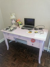 Scrivania rosa per cameretta