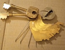 PACCO LEVA CHUBB 2 CHIAVI 5 PONTICELLI CHIAVE E SLOT PROFILO CHIAVE - USATO MA IN OTTIME CONDIZIONI