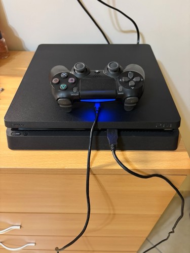 Ps4 500gb controller 1 in - +,