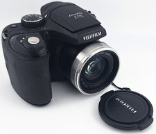 Vtg FujiFilm FinePix S700 7.1MP Digital Camera Tested w/ Lens Cap