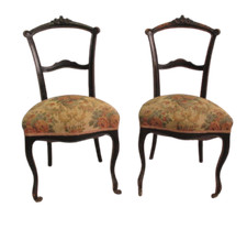 Coppia di sedie in noce