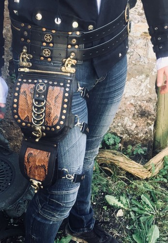 Pelle serpente steampunk - serpente, gamba
