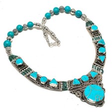 Collana con pietre preziose