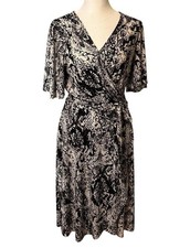 Donna Morgan Short Sleeve
