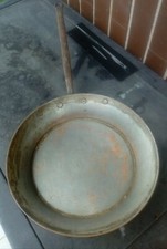 Vecchia pentola in rame