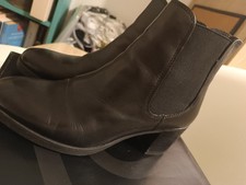 Stivaletto di  pelle color nero , tacco comodo quadrato 6 cm nr 38