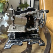 Antica macchina da cucire