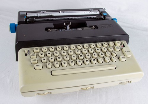 Portable typewriter hard - portable, in