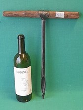 ANTICO SUCCHIELLO IN FERRO MANICO LEGNO PER BOTTI TRIVELLA TRAPANO A MANO. BS77