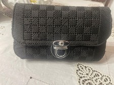 borsa nera realizzata a mano