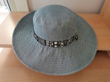 Stussy denim hat donna elegante con i  bordi larghi in jeans chiaro